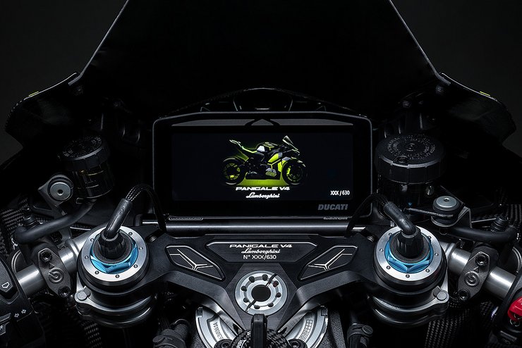 Panigale V4 Lamborghini 7G Slide 5