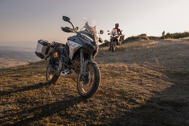 Multistrada V4 Rally FL Slide 0